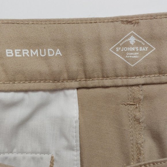 St. John's Bay Women's Shorts - Size 14 - Picture 4 of 7